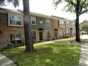 Forest Gate Apartments in Huntsville, TX - Building Photo - Building Photo