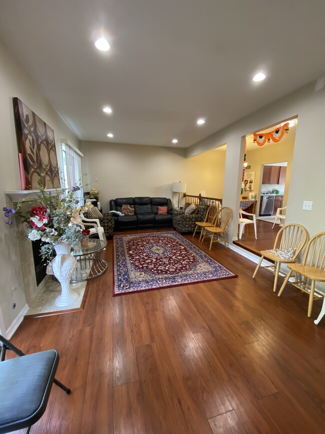 property at 544 W Parkside Dr