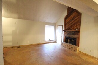 13733 Fairhill Ave in Edmond, OK - Building Photo - Building Photo