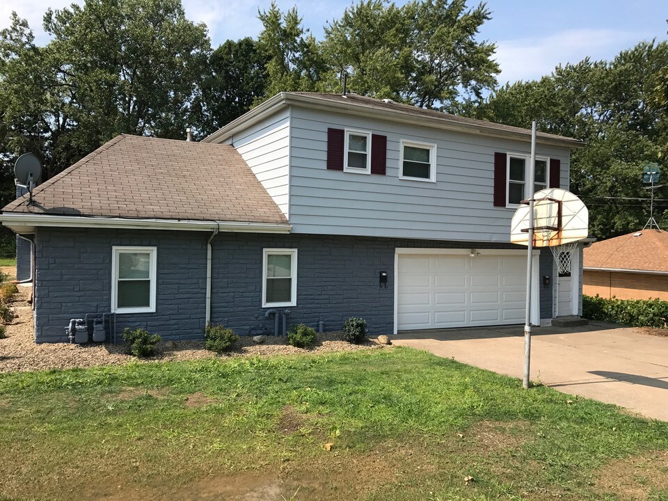 2346 W 38th St in Erie, PA - Foto de edificio