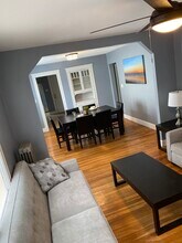 40 Rockdale St, Unit 1 in Boston, MA - Foto de edificio - Building Photo