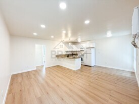 5611 Fulcher Ave, Unit 18 in Los Angeles, CA - Building Photo