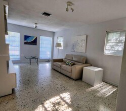 1825 SW 19th St in Miami, FL - Building Photo - Building Photo