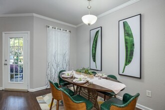 Crosswynde Apartments in Tampa, FL - Building Photo - Building Photo
