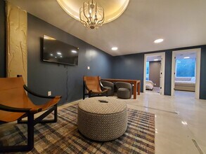 127 Meserole St in Brooklyn, NY - Building Photo - Building Photo