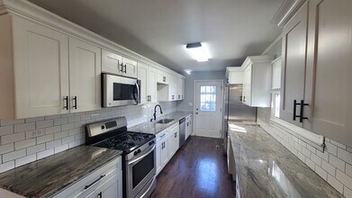 34 Hickory Dr in Carpentersville, IL - Building Photo - Building Photo