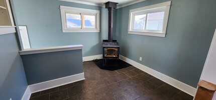 207 First Ave E in Three Forks, MT - Foto de edificio - Building Photo