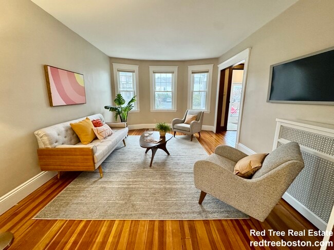 324 Beech St, Unit 1 in Boston, MA - Building Photo - Building Photo