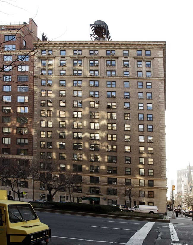 1085 Park Ave in New York, NY - Foto de edificio - Building Photo