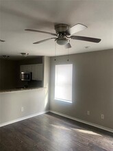 143 Cliff Height Cir in Dallas, TX - Building Photo - Building Photo