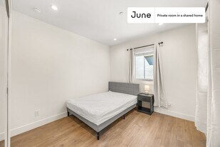 Room in Shared 4 bed/4 bath home in Los Angeles, CA - Building Photo