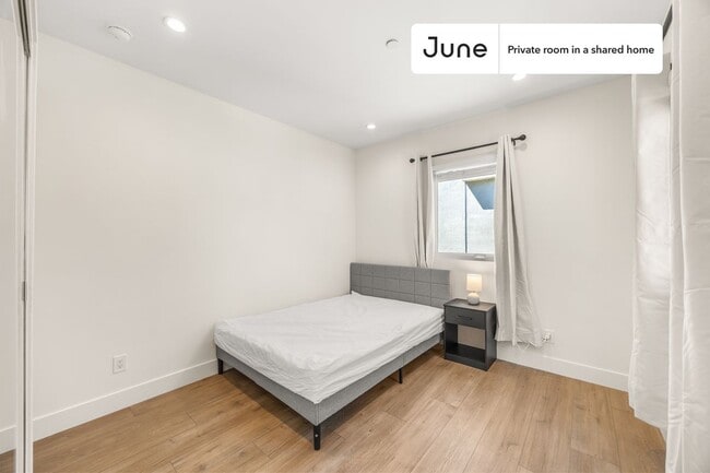 property at 5637 Riverton Ave