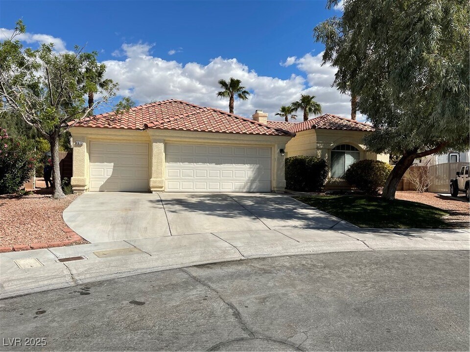 4613 Plano Dr in Las Vegas, NV - Building Photo