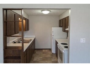 761 S 9th St in Bird Island, MN - Foto de edificio - Building Photo