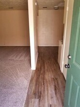 1108 Holik Dr in College Station, TX - Foto de edificio - Building Photo