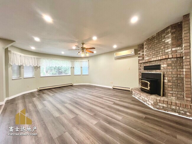 11956 267 St in Maple Ridge, BC - Building Photo - Building Photo