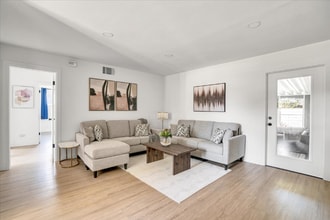 1007 N Mohawk Ave in Anaheim, CA - Foto de edificio - Building Photo