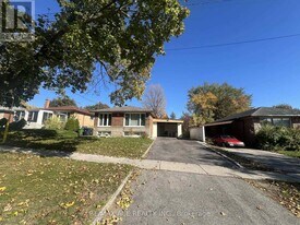 21 Ada Crescent in Toronto, ON - Building Photo