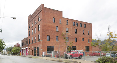 Homestead Bakery Lofts in Homestead, PA - Foto de edificio - Building Photo