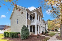 613 Battery Walk Ln in Cary, NC - Foto de edificio - Building Photo