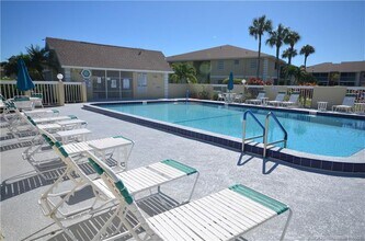 1566 SE Royal Green Cir in Port St. Lucie, FL - Building Photo - Building Photo