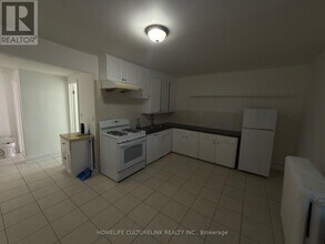 158 Danforth Ave in Toronto, ON - Building Photo - Building Photo