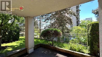 175-175 10th St E in North Vancouver, BC - Building Photo - Building Photo