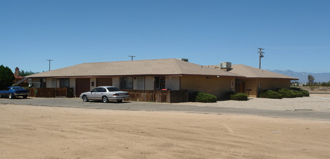 22519 Lucilla Rd in Apple Valley, CA - Building Photo - Building Photo