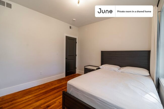 Room in Shared 5 bed/2 bath home in Boston, MA - Building Photo - Building Photo