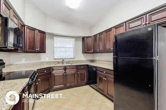 1805 Lk Crst Ave in Brandon, FL - Building Photo - Building Photo