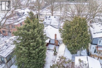 24 Maple St in Aurora, ON - Building Photo - Building Photo