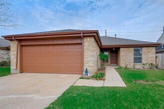 2531 Planters Row in Sugar Land, TX - Building Photo - Building Photo