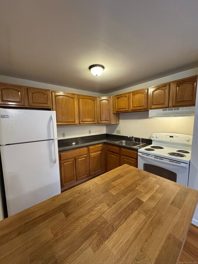 90 Kibbe St in Hartford, CT - Building Photo - Building Photo