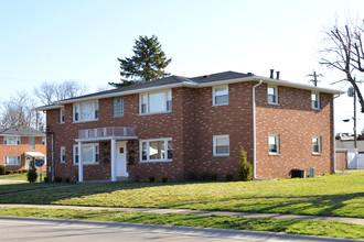 4740-4760 Holiday Dr in Fairfield, OH - Building Photo - Building Photo