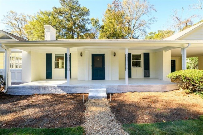 4254 Peachtree Dunwoody Rd in Atlanta, GA - Building Photo - Building Photo