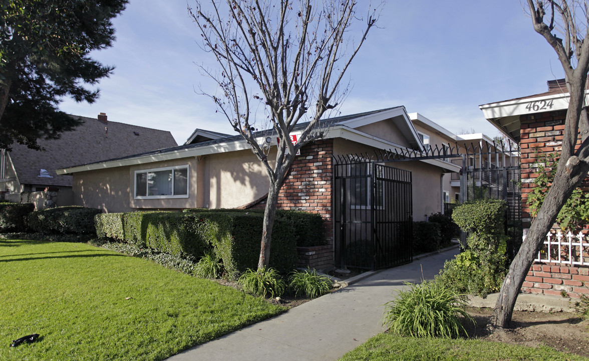 4614 Bandera St in Montclair, CA - Building Photo