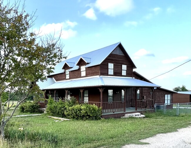 680 County Rd 375 in Jarrell, TX - Building Photo - Building Photo