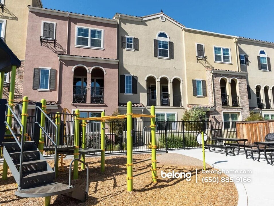 39872 Sawyer Terrace in Newark, CA - Building Photo