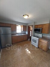 5048 Claremont Blvd in Garfield Heights, OH - Foto de edificio - Building Photo
