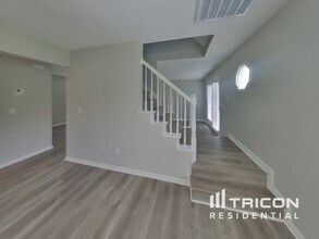 689 Hollandale Rd in La Vergne, TN - Building Photo - Building Photo