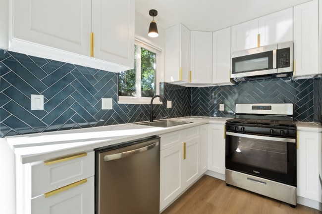 property at 1624 Banyan Dr