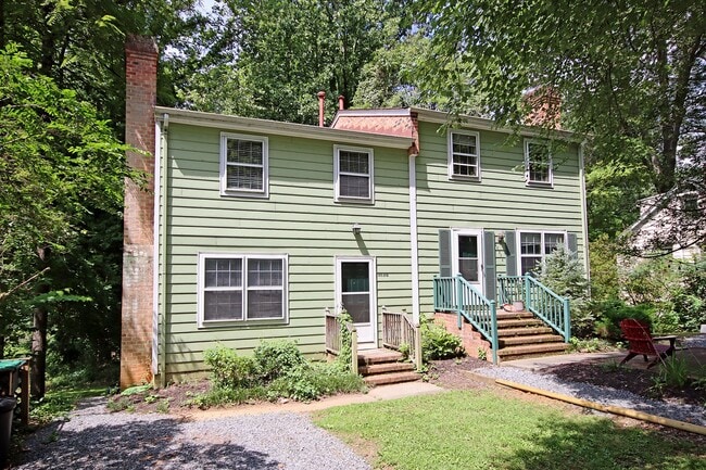 property at 2539 Woodland Dr