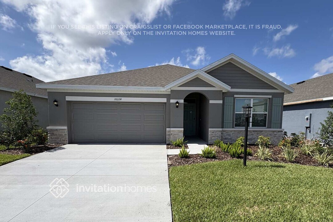 18224 Wheathouse Pl in Bradenton, FL - Building Photo