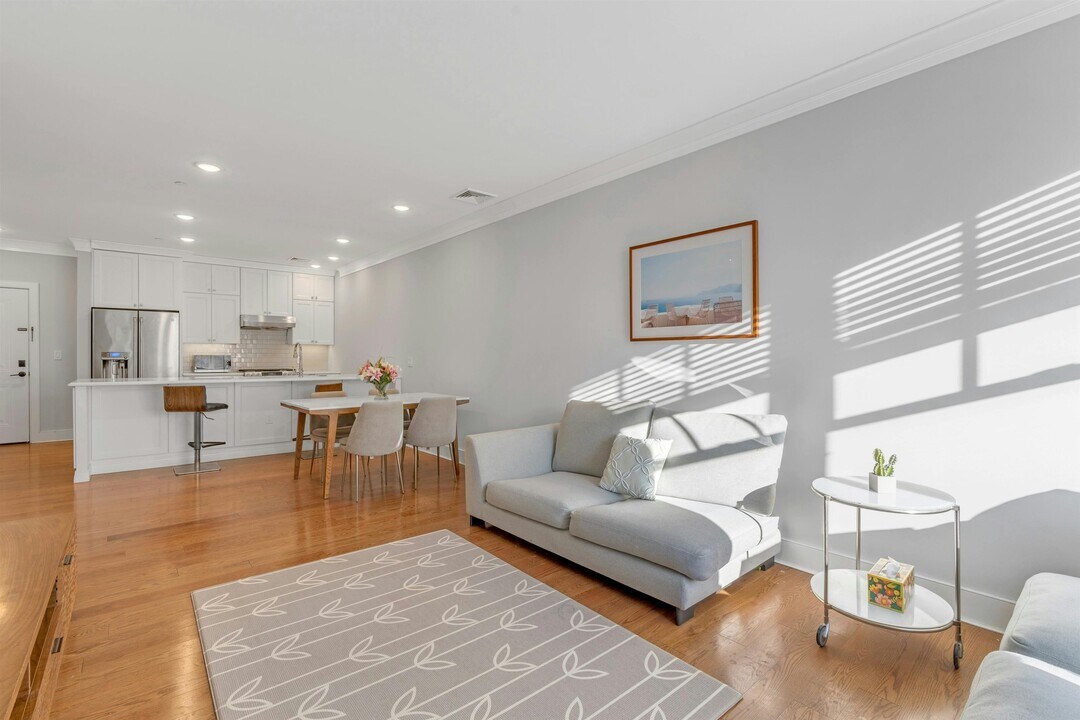 28 Bright St in Jersey City, NJ - Building Photo