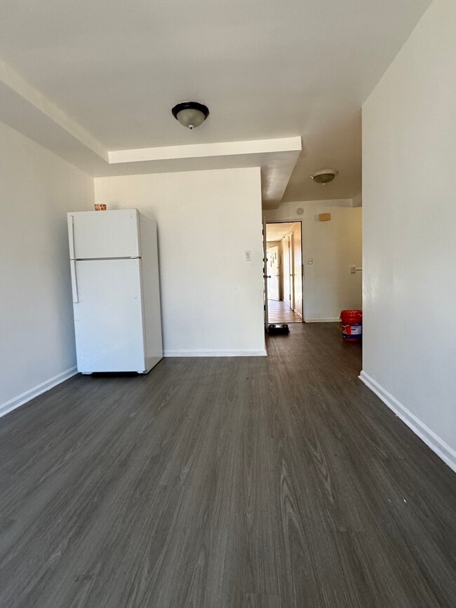 7007 57th Dr, Unit #1 in Maspeth, NY - Building Photo - Building Photo