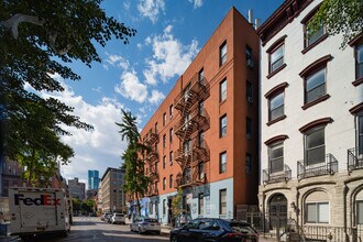 47 E 7th St in New York, NY - Building Photo - Building Photo