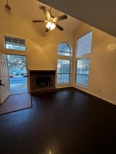 7213 Oak Meadow Dr in Austin, TX - Building Photo - Building Photo