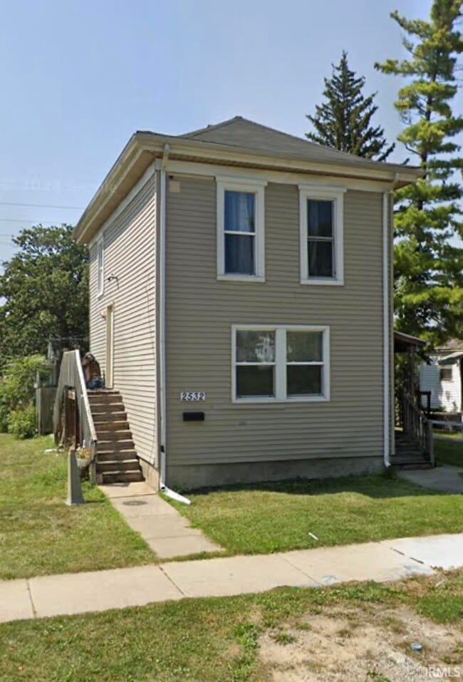 property at 2532 S Hanna St