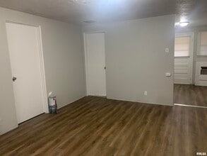 108 Oakdale Rd in East Peoria, IL - Building Photo - Building Photo