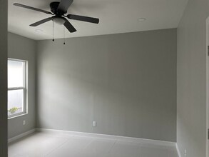 2507 N Vineyard Ave in Edinburg, TX - Building Photo - Building Photo